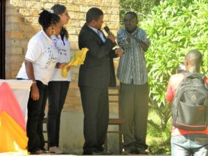 [cml_media_alt id='2685']...e la consegna delle offerte[/cml_media_alt]